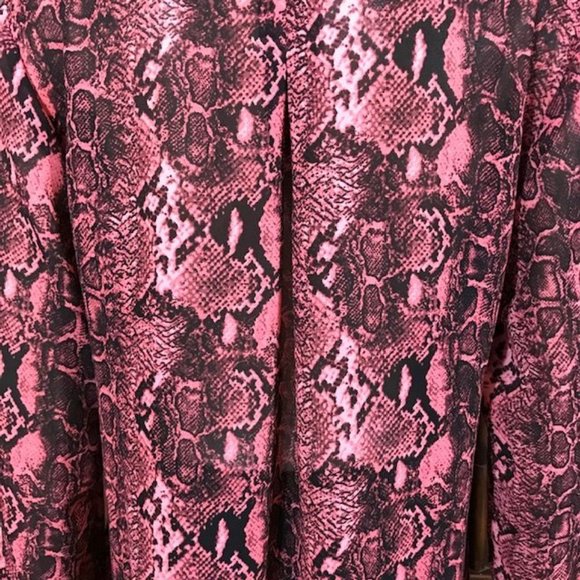 NWOT Joan Rivers Pink Python Micro Crepe Overlay V-neck Top - Picture 10 of 13
